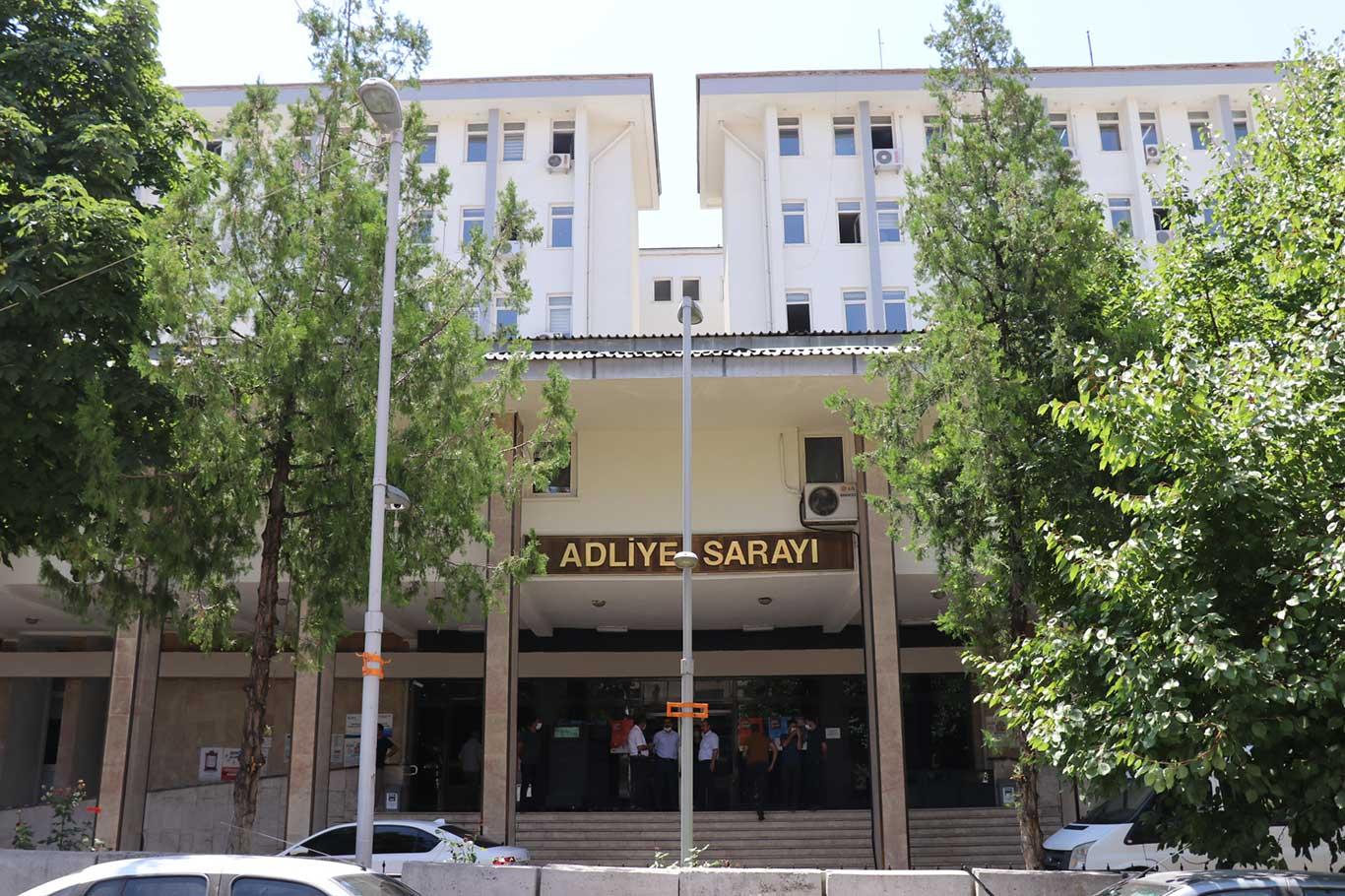 Malatya'da çeşitli suçlardan 3 kişi tutuklandı Malatya'da çeşitli suçlardan 3 kişi tutuklandı